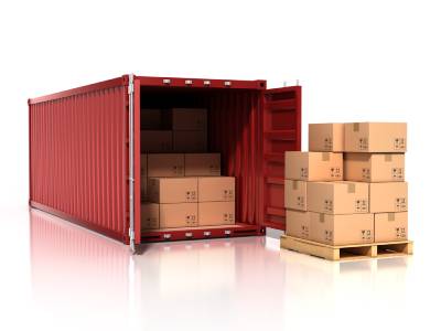 Box-container chargé de caisses de déménagement