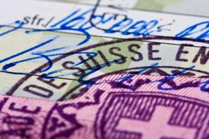 Déménager en Suisse : douane et formalités