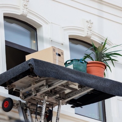 Specialist company for industrial moves in Brussels: advantages